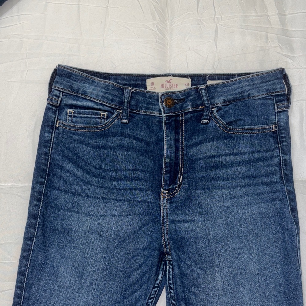 Hollister Women's High Rise Dark Blue Jeans - 3R